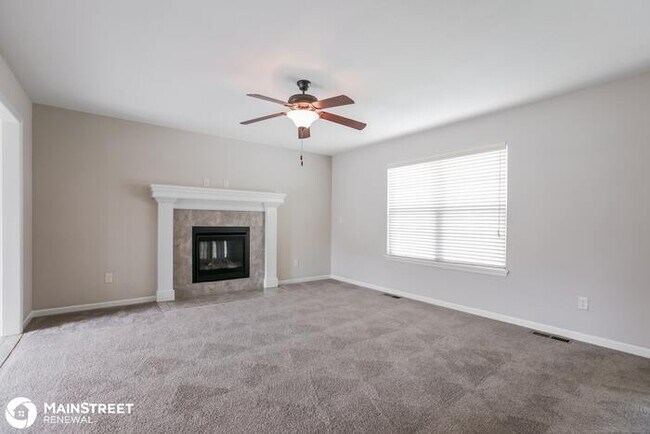 Building Photo - 419 Sunflower Dr, Raymore, MO 64083