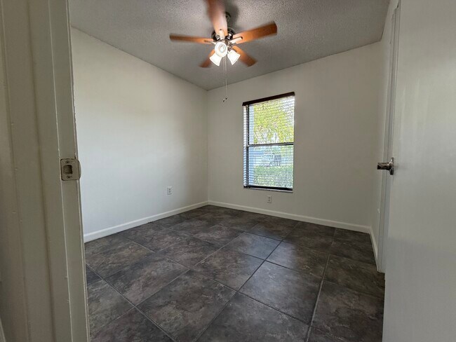 Building Photo - GI House