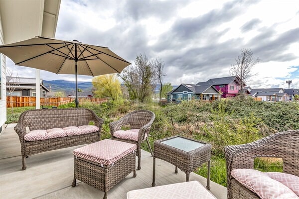 Building Photo - 303 Gangnes Dr