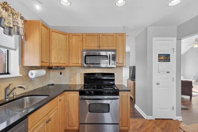 Building Photo - 72 Old Farm Ln