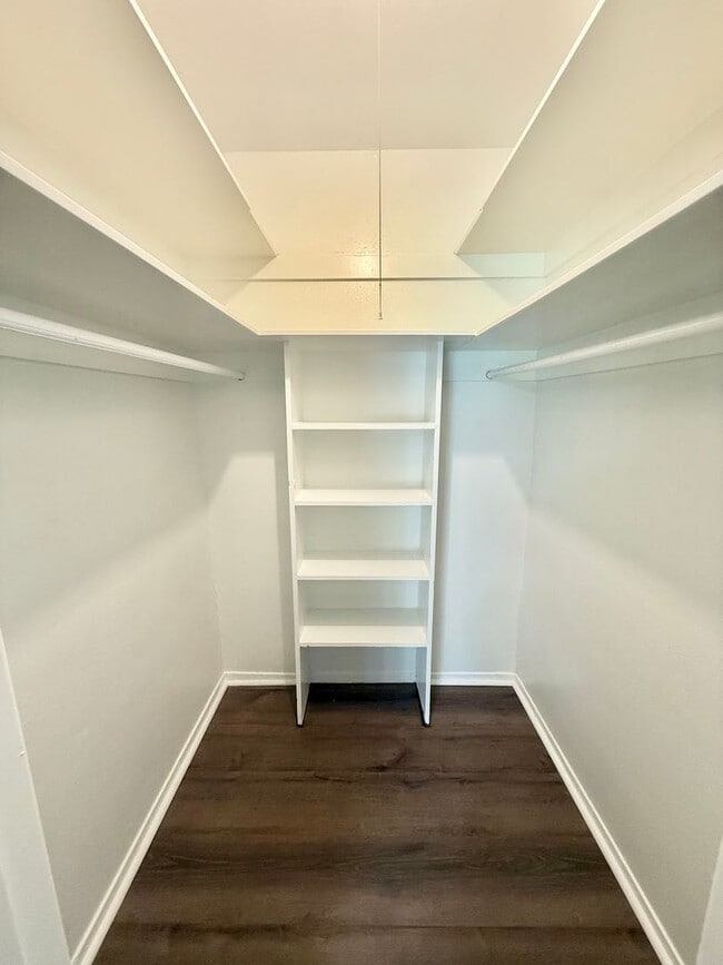 Building Photo - Serenity Way