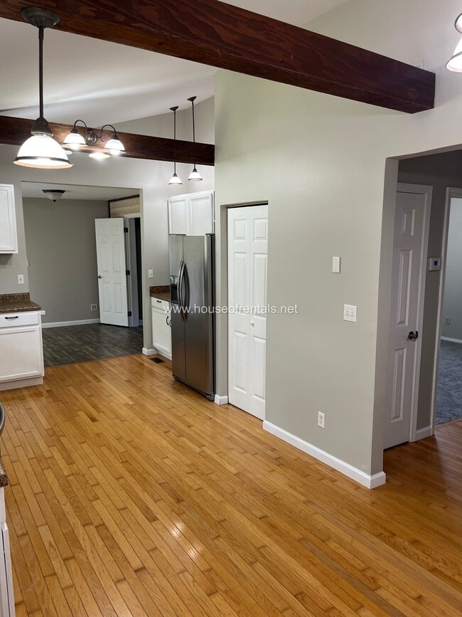 Building Photo - 777 Haney Rd