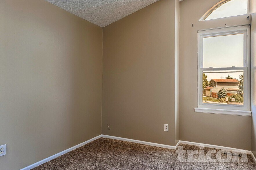 Building Photo - 4290 S Halifax Way