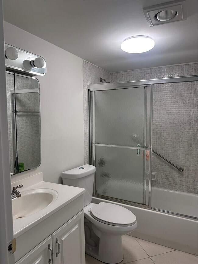 Building Photo - 164 Burgandy Way