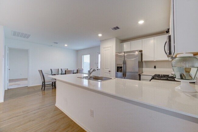 Building Photo - 3110 Spanish Oak Ln