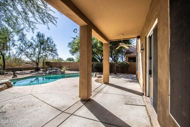Building Photo - 4627 E Dale Ln