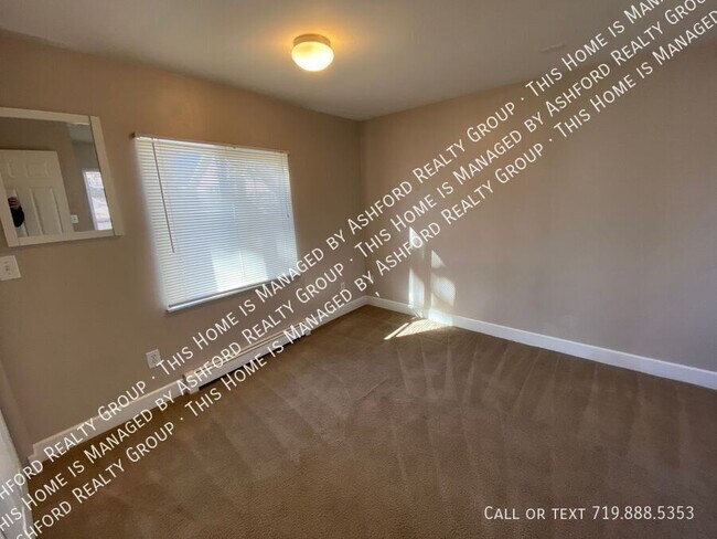Building Photo - 511 1/2 Swope Ave-