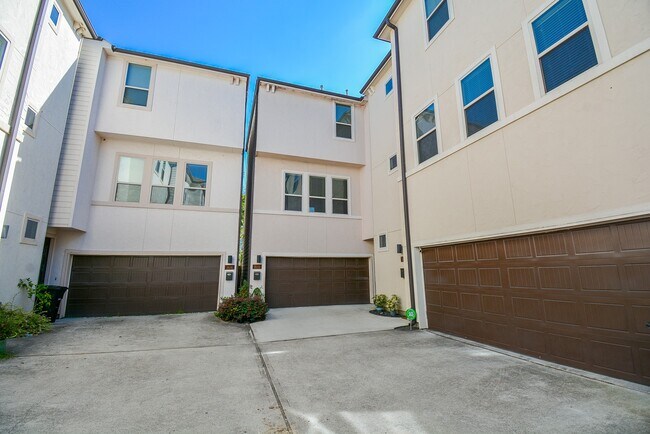 Building Photo - 1610 Parker St