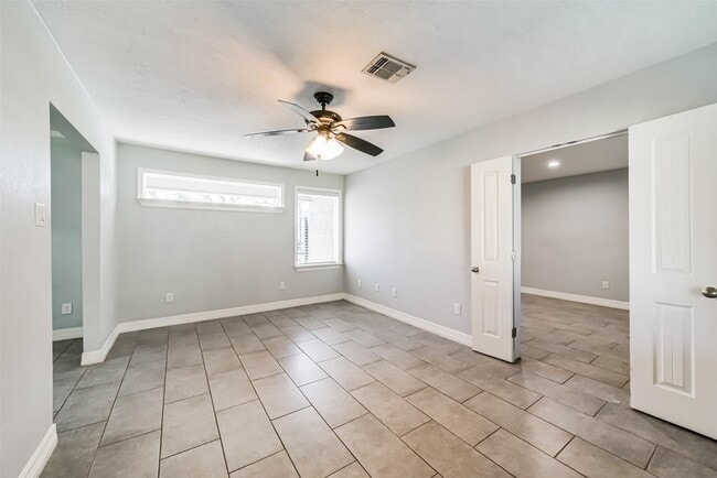 Building Photo - 4702 Maple St