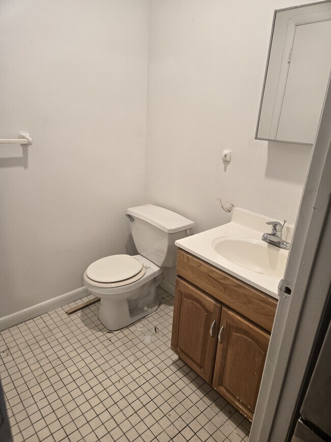 Building Photo - 881 N 41st St