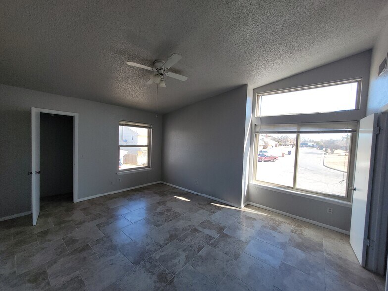 Building Photo - 7313 Edenborough Dr