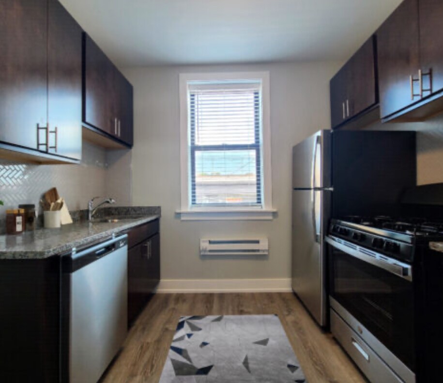 Building Photo - 4421 N Wolcott Ave