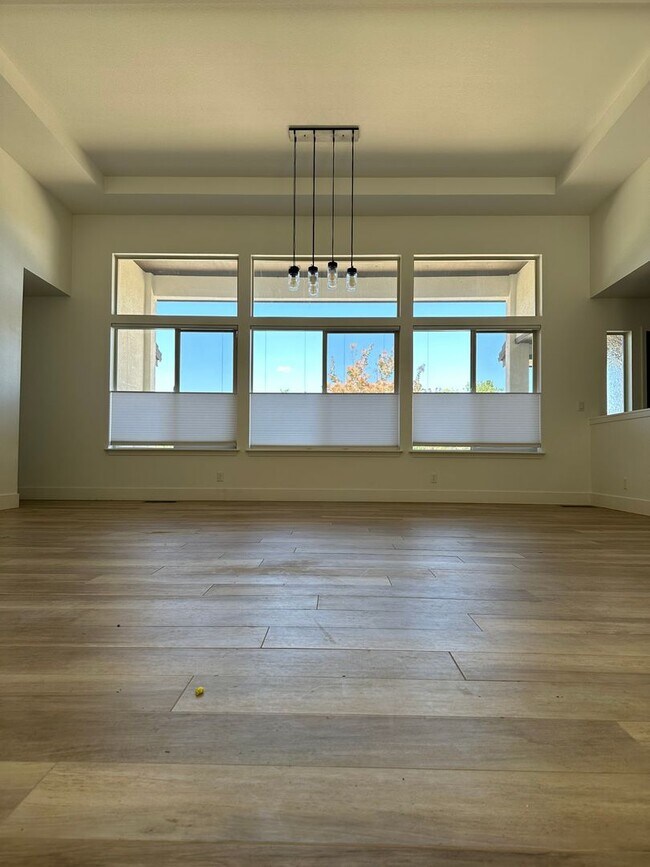 Building Photo - Beautiful Fieldcreek Ranch Exclusive Home