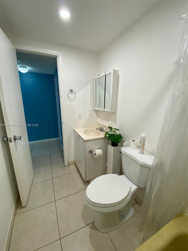 Building Photo - 6820 W Flagler St