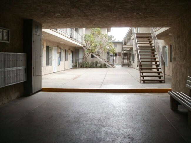 Building Photo - 0.0 bedroom in Los Angeles California 91343