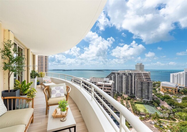 Building Photo - 888 Brickell Key Dr