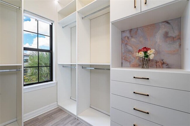 Building Photo - 4470 Gramercy Dr