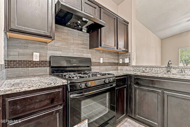 Building Photo - 14832 Orsten Artis Ave
