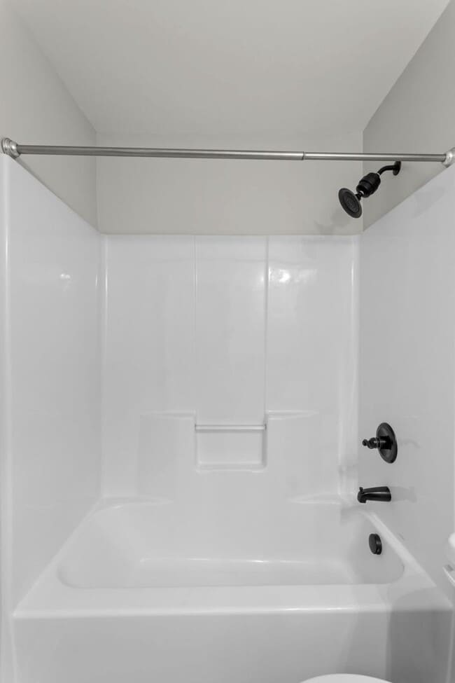 Building Photo - 3BR Home with Bonus Loft & Spa-Inspired Primary Suite