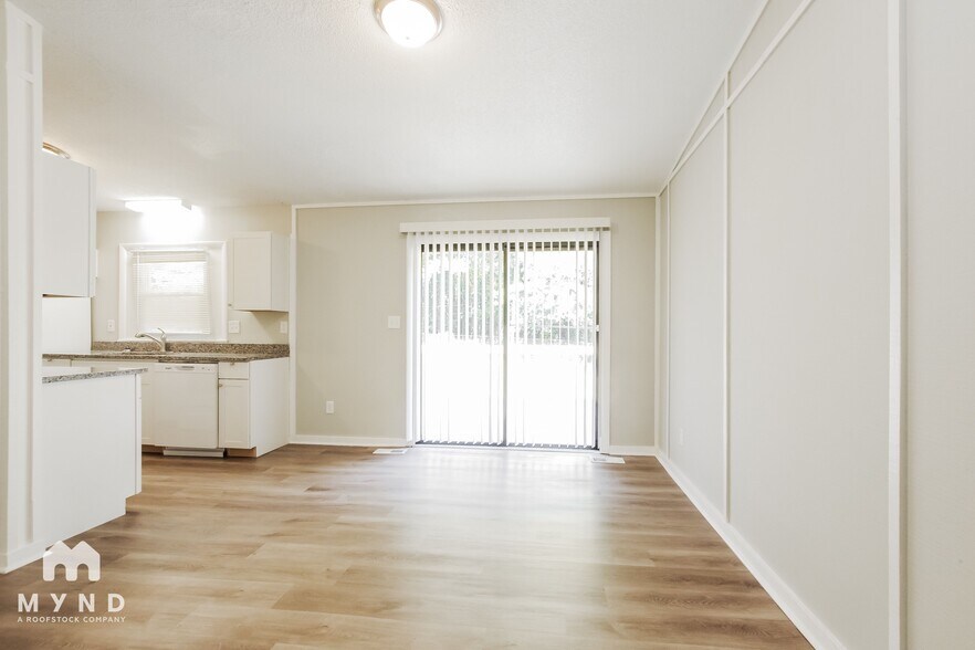 Building Photo - 1418 Gaston Way