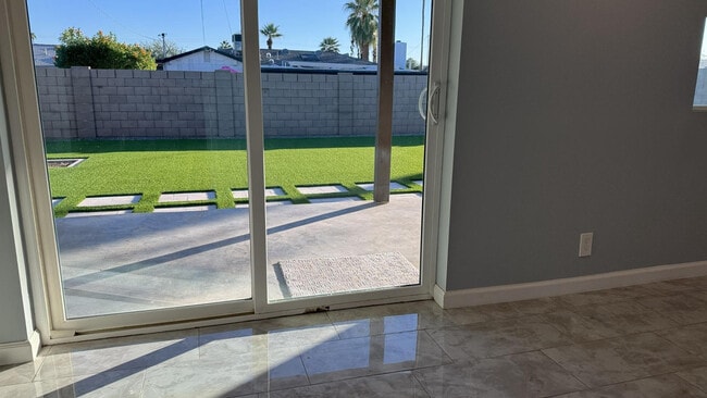 Building Photo - 6843 E Loma Land Dr