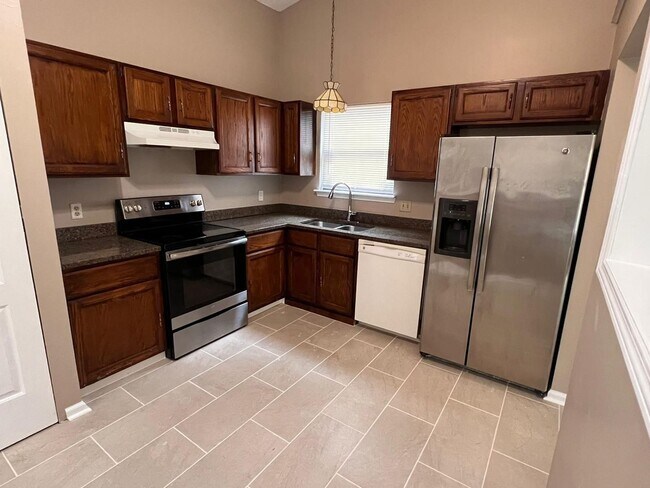 Building Photo - 8439 Everest Dr