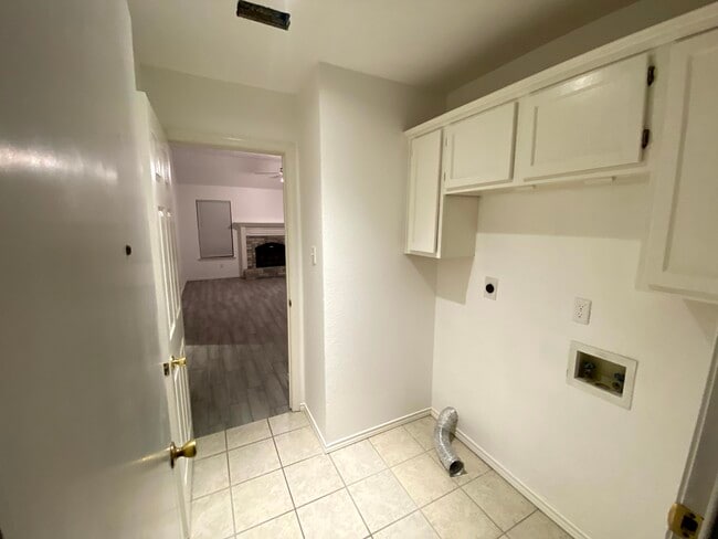 Building Photo - 5009 Chad Dr