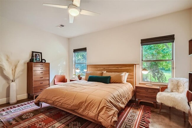 Building Photo - 21825 Briarcliff Dr