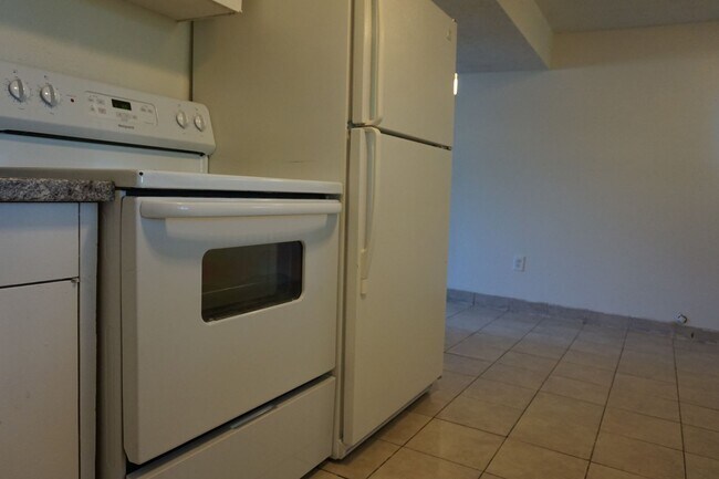 Building Photo - 105 W 250 N
