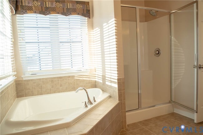 Building Photo - 2112 Lindsey Gabriel Dr