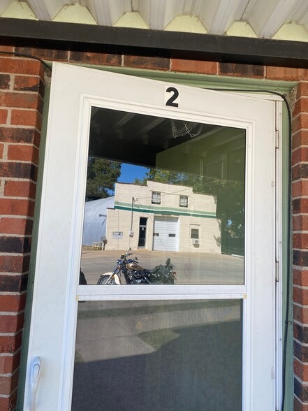 Building Photo - 655 Portis St