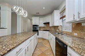 Building Photo - 26619 Richwood Oaks Dr