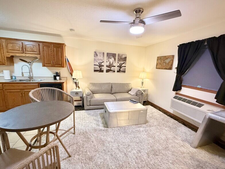 Aviator Suite - Sanibel Executive Suites
