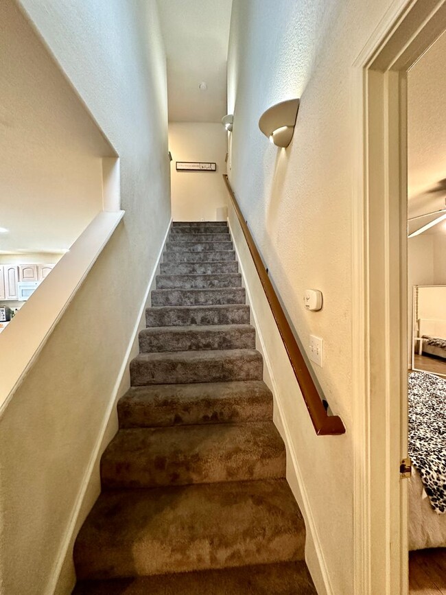 Building Photo - Davis - Centrally Located Home