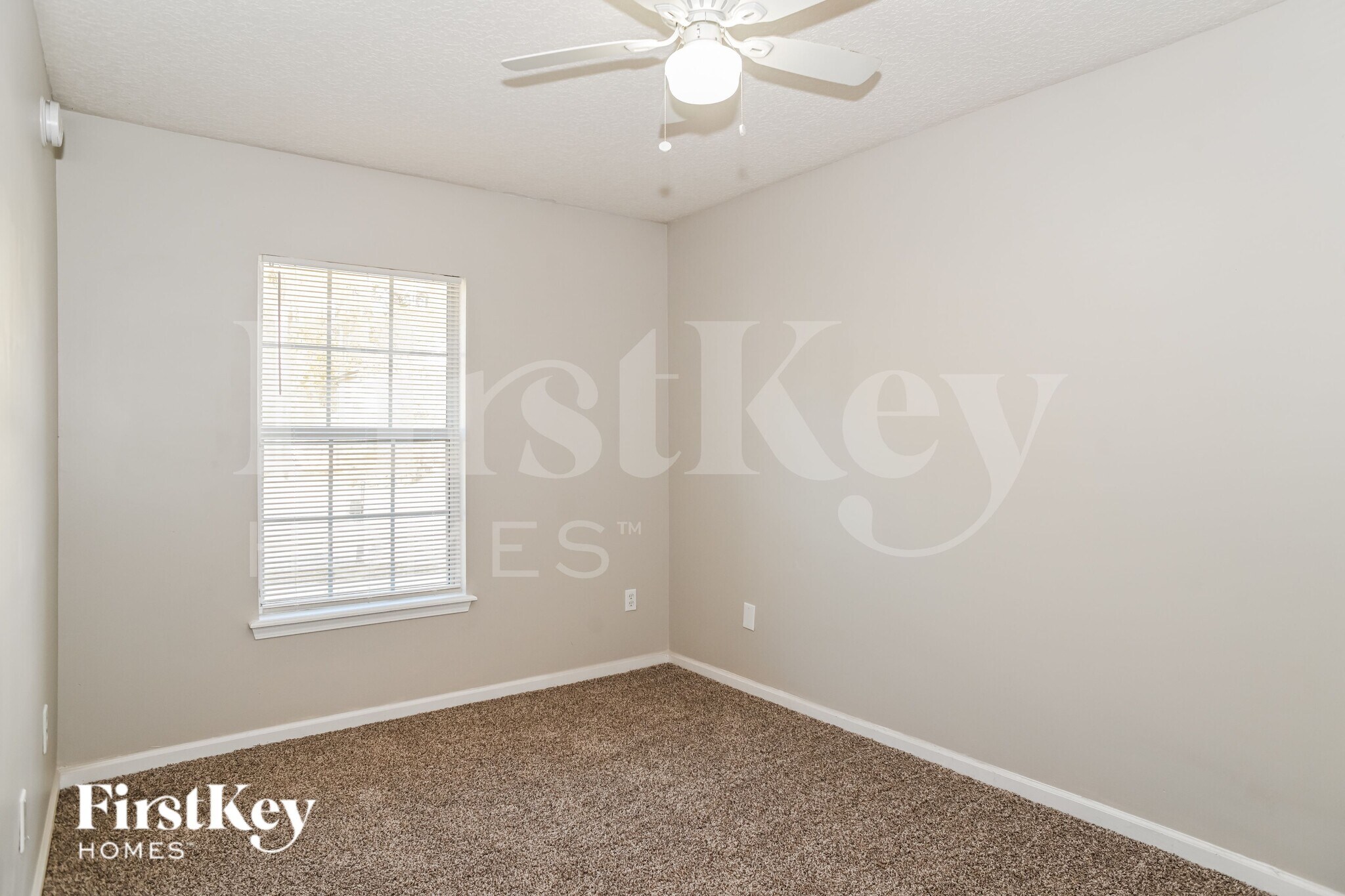 Building Photo - 887 Candlebark Dr