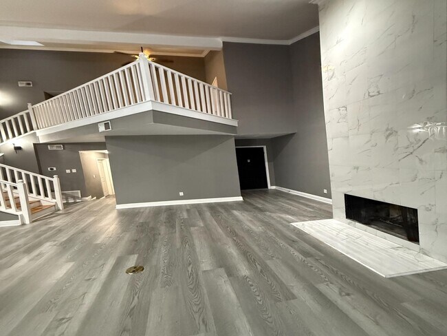 Building Photo - 9400 Doliver Dr