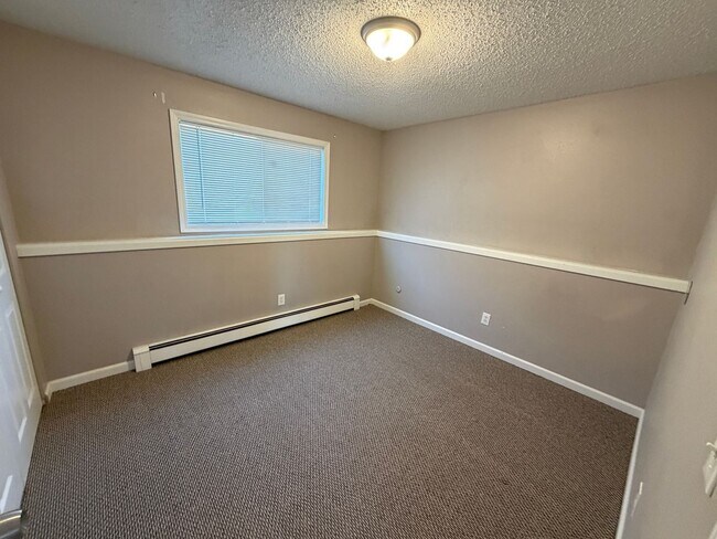 Building Photo - 1620 Kelby Dr