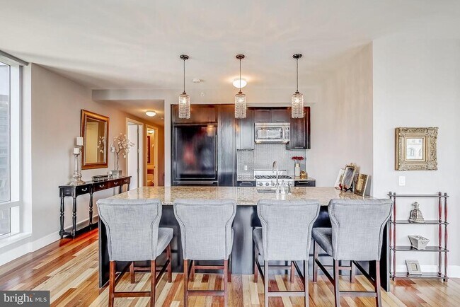 Building Photo - 1414 S Penn Square