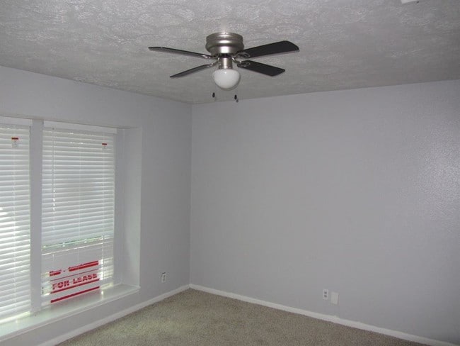 Building Photo - 5738 Easthampton Dr