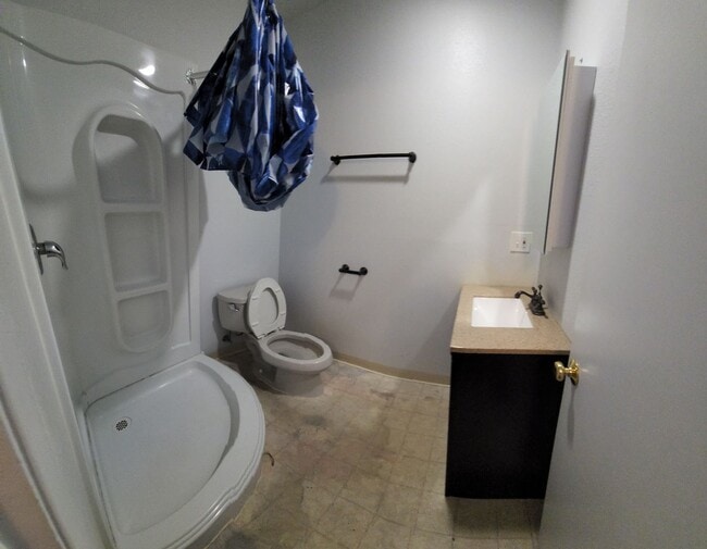 Building Photo - 4 bed 3 baths!  House ideally located close to campus, shopping, Bishop Peak