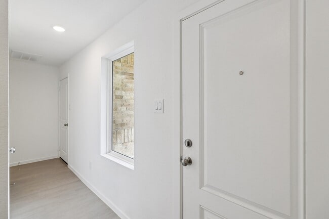 Building Photo - 28727 Texas Plns Dr