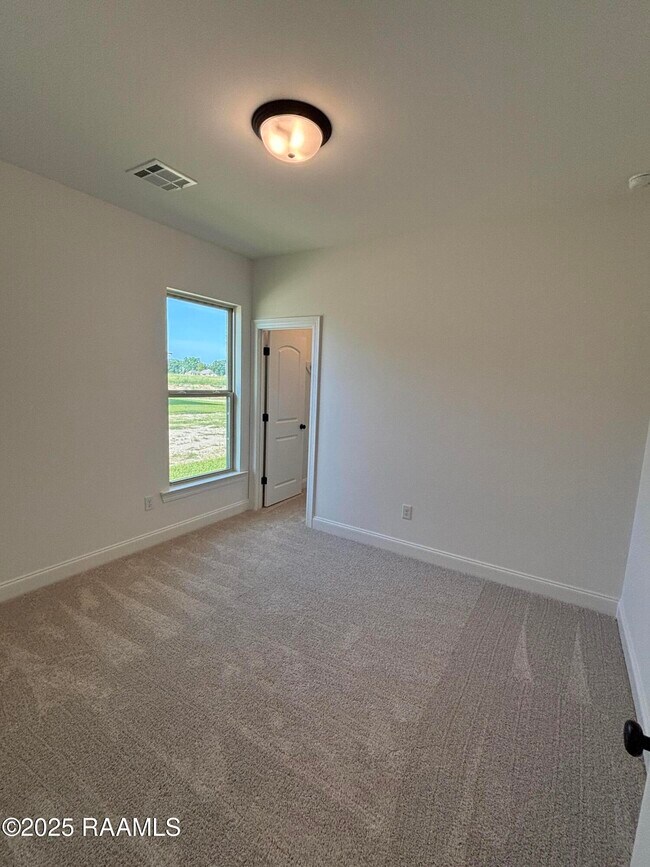 Building Photo - 206 Yellowfin Ln