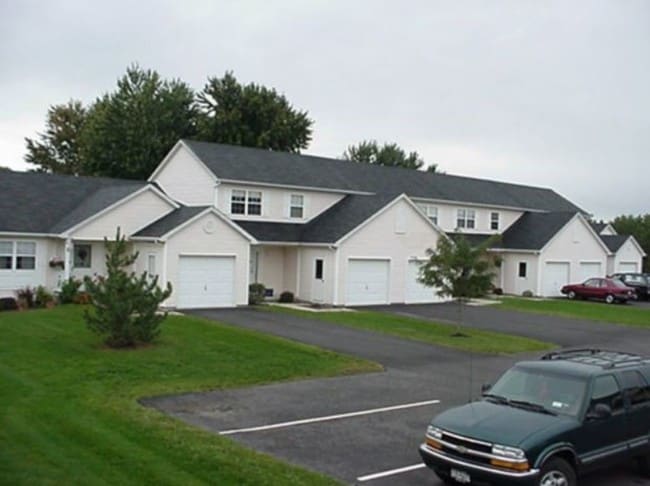 Building Photo - Crystal Commons Townhomes