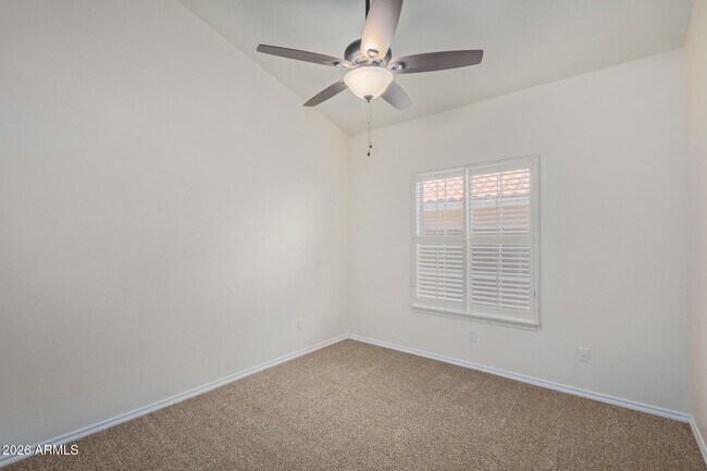 Building Photo - 8495 S Maple Ave
