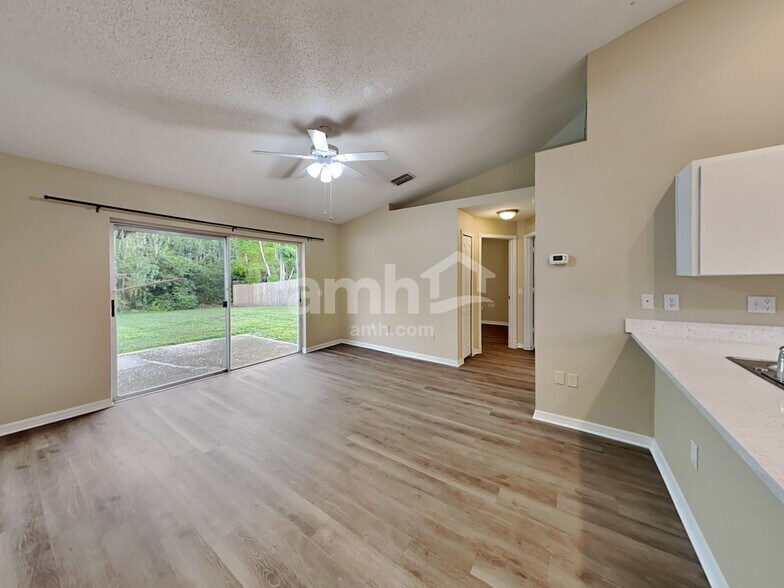 Building Photo - 1203 Timber Trace Dr