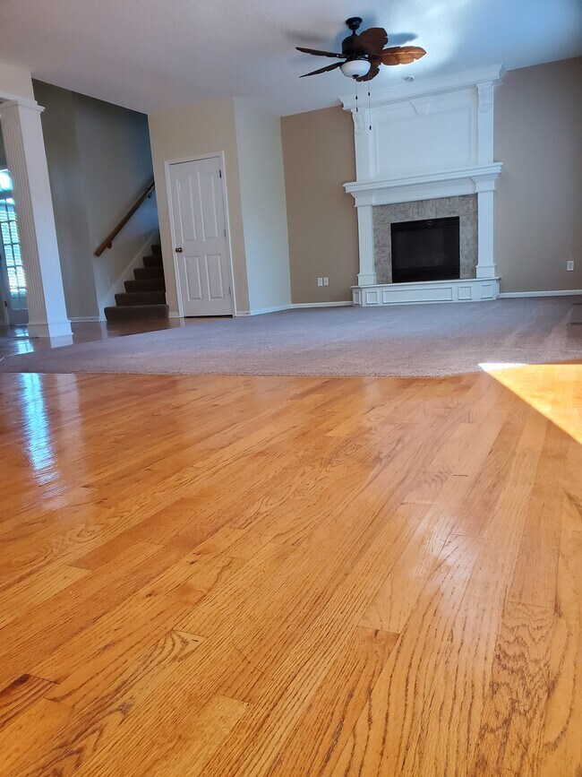 Building Photo - 14612 S Hallet St