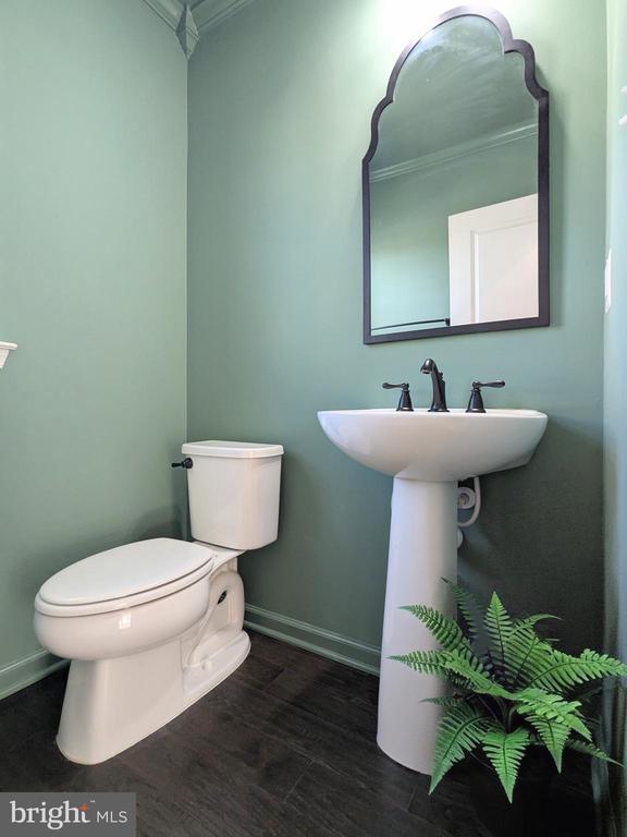 Building Photo - 23365 Leyland St