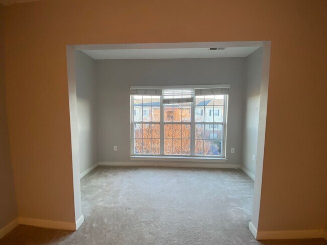 Building Photo - Bellingham Park Beauty