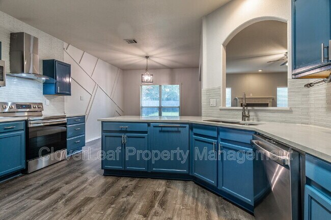 Building Photo - 123 Impala Cir