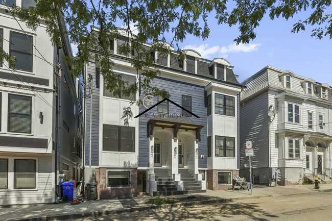 Building Photo - 226-228-228 Princeton St